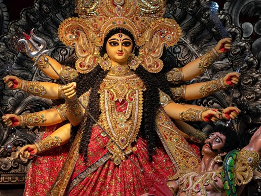 আগামী বছর মহালয়ার বিকেলে হবে প্রতিমা নিরঞ্জন , রায়-কর্মকার বাড়িতে সারাবছর থাকছে মা দুর্গা