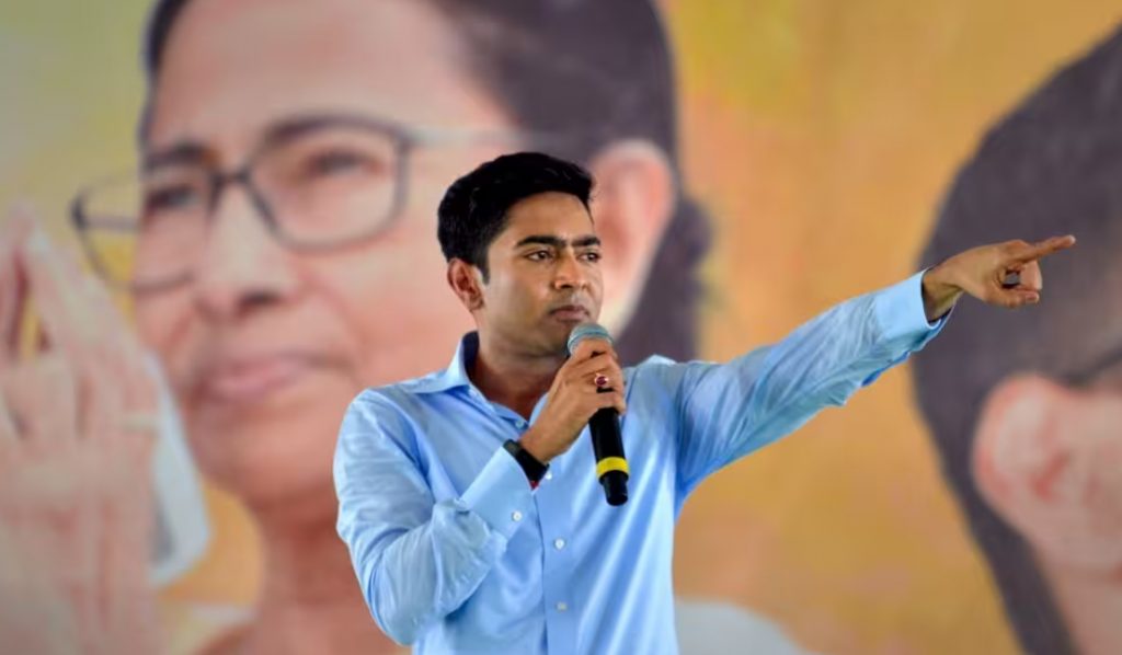 বিসর্জন হবে তবে সেটা বিজেপি জমিদারদের , বিজয়া পর্বে ডিভিসি জল ছাড়া নিয়ে কেন্দ্রকে আক্রমণ অভিষেকের