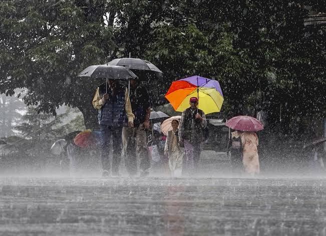 অতিভারী বৃষ্টিতে বিপর্যস্ত ওড়িশা, মৃত ২