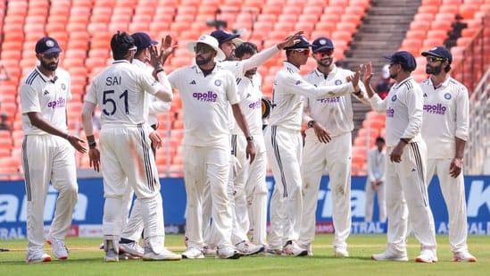 টেস্ট সিরিজ , ত্রি শতরানে কুপোকাত ক্যারিবিয়ান শিবির , জাদেজার ঘূর্ণিতে এক ইনিংসে জয় ভারতের