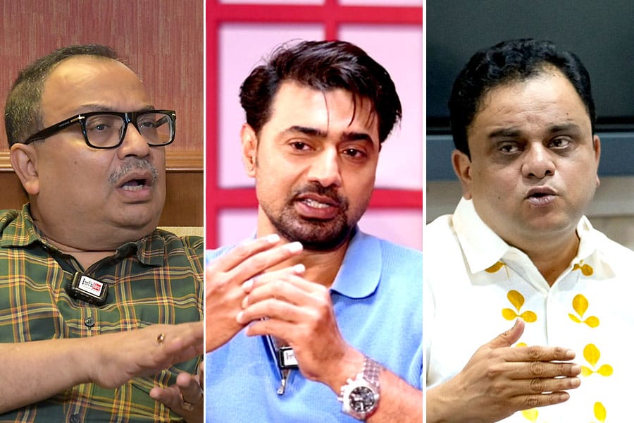 দেব নয় , সুপারস্টার মানেই মমতা , কুণালের পর রঘুকে তুমুল কটাক্ষ ব্রাত্য বসুর