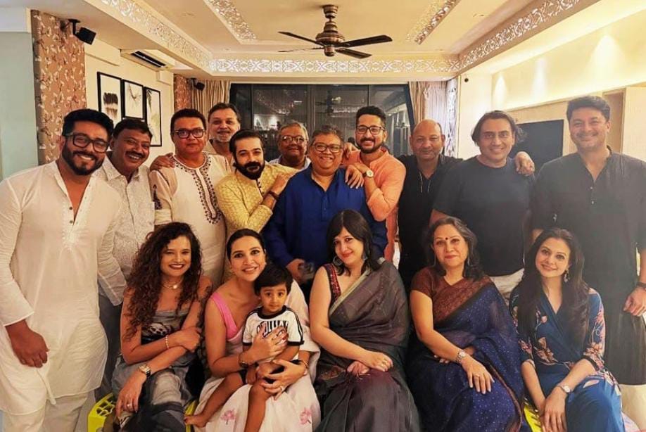 এক ছাদের তলায় চাঁদের হাঁট , রাজ শুভশ্রীর বাড়িতে জমজমাট বিজয়া সম্মিলনী