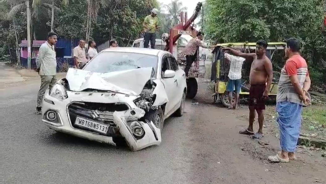 সুগন্ধায় মারুতি - টোটোর মুখোমুখি সংঘর্ষ , জখম ৪