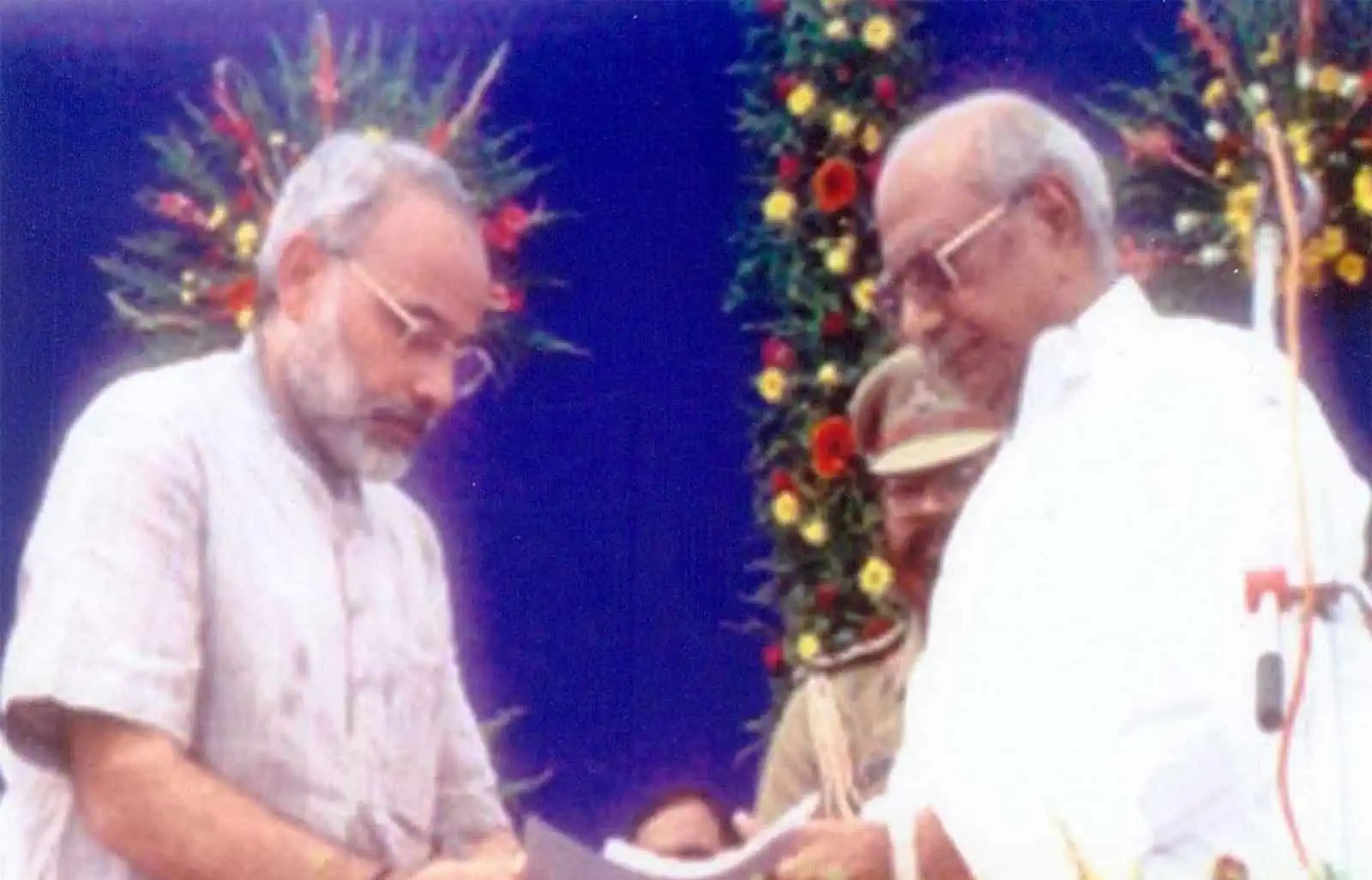 সরকারের প্রধান হিসেবে ২৫ বছর, আবেগঘন পোস্ট মোদির