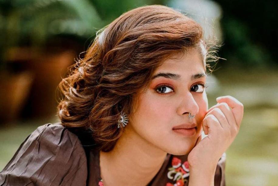 শুটিংয়ের মাঝে গুরুতর অসুস্থ , জরুরি অস্ত্রোপচার দ্বিতীপ্রিয়ার