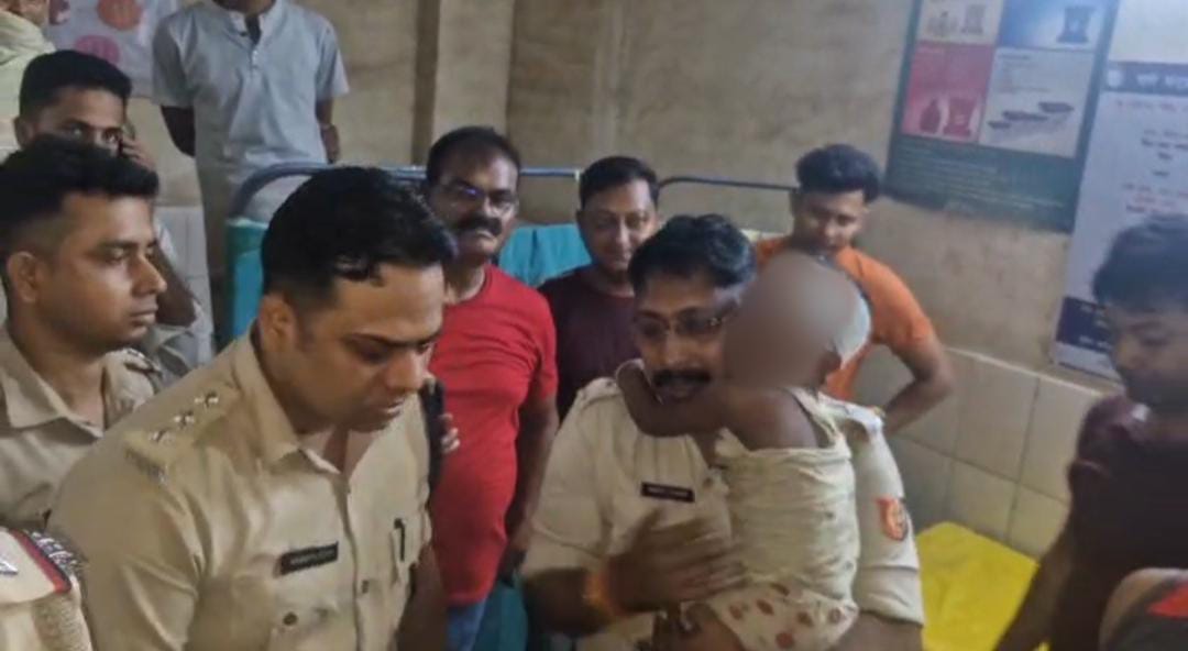 ফের বড় সাফল্য মালদহ পুলিশের , প্রকাশ্য দিবালোকে শিশুকন্যাকে অপহরণের কিছুক্ষনের মধ্যেই গ্রেফতার অভিযুক্ত