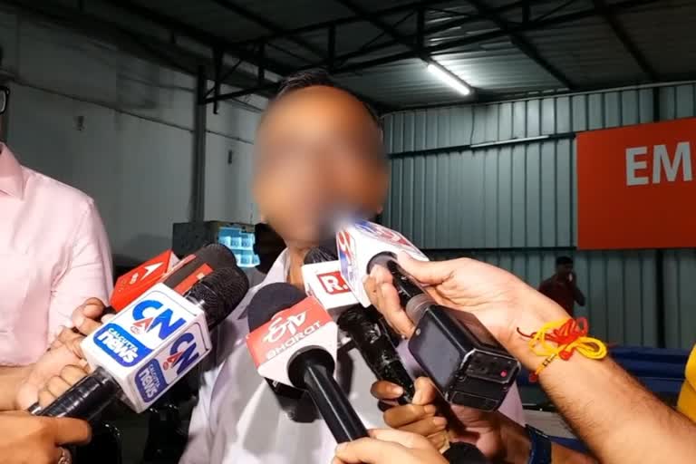 নবান্ন অভিযানে আহত অভয়ার মা , FIR দায়ের নিয়ে থানায় থানায় ঘুরলেন অভয়ার বাবা