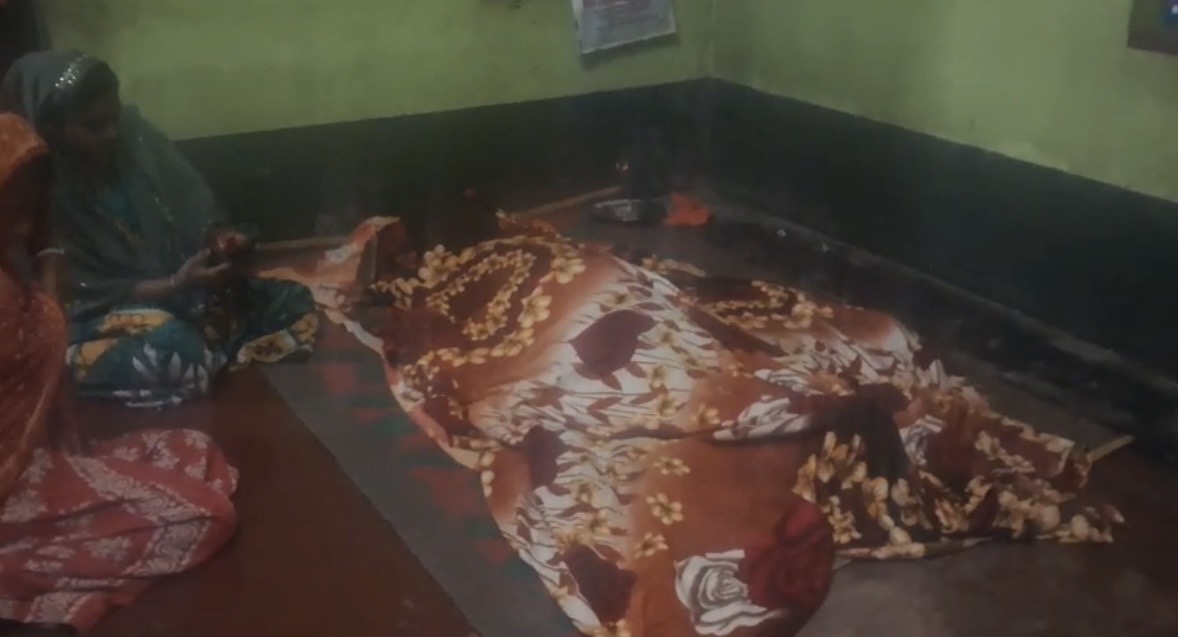 সম্পত্তির লোভে গ্যাস সিলিন্ডার দিয়ে বাবাকে খুন! গ্রেফতার মদ্যপ ছেলে