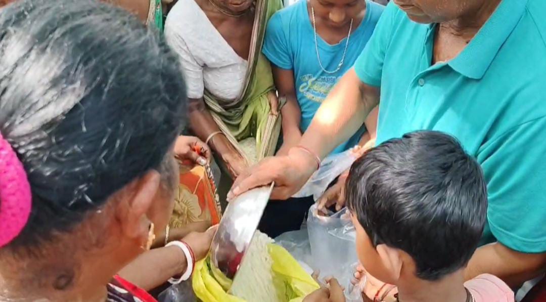 ঘৃণ্য রাজনীতির শিকার বন্যা বিধ্বস্ত কুর্শামারী , ত্রাণে বঞ্চিত একরাশ অসহায় মানুষ