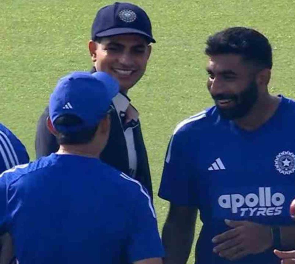 টেস্ট সিরিজ , আলিঙ্গন সহ করমর্দন , খেলা শুরুর আগে বিশেষ সম্মান পেলেন গিল