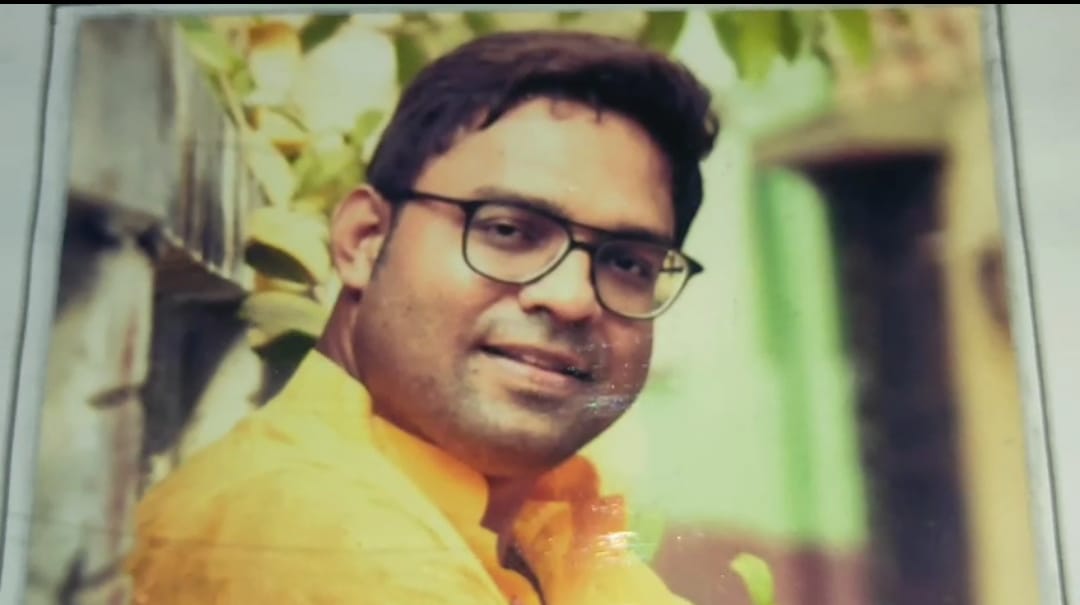 কোচিং ক্লাসে একা পেয়ে ছাত্রীর সঙ্গে অনৈতিক আচরণ , আটক অভিযুক্ত শিক্ষক