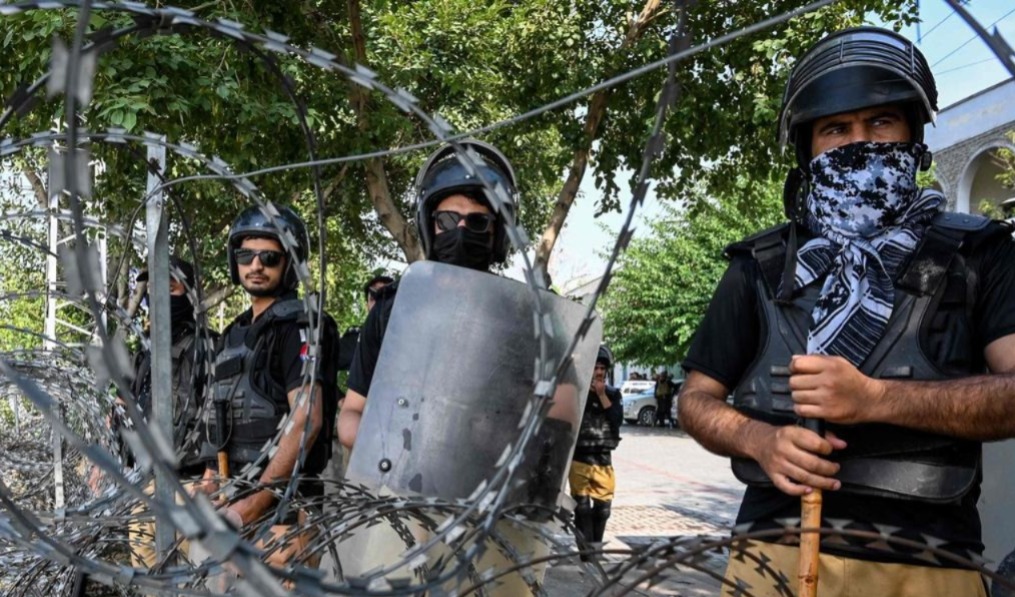 কাবুলে হামলার মধুর প্রতিশোধ, পাল্টা আঘাত পাক পুলিশ প্রশিক্ষণ কেন্দ্রে! মৃত ১৩