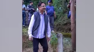 হ্যালো মমতা দিদি, শুনতে পাচ্ছেন? , জলকলে মুখ লাগিয়ে মুখ্যমন্ত্রীকে কটাক্ষ রাজু বিস্তের