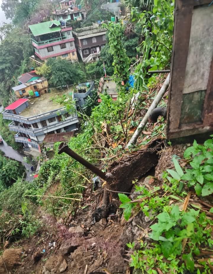 উত্তরবঙ্গে ফের ভূমিধ্বস, ক্ষতিগ্রস্ত দুটি বাড়ি সহ একাধিক দোকানপাট