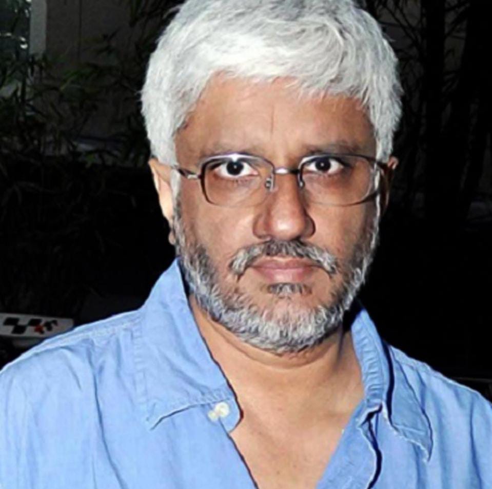 পরিচালকের অফিস থেকে ফোন সহ গুরুত্বপুর্ণ নথি চুরি , বিপাকে বিক্রম ভট্ট
