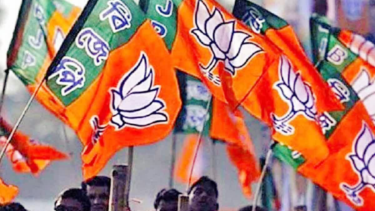 উত্তরবঙ্গে ফের রাজনৈতিক সংঘর্ষ , তুফানগঞ্জে বিক্ষোভের সম্মুখীন বিজেপি কর্মী