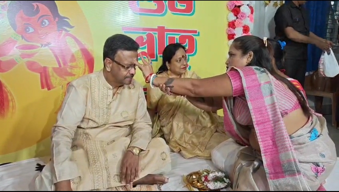 সমস্ত ভাইদের উচিত প্রাণ দিয়ে হলেও বোনেদের সম্মান রক্ষা করা , ভাইফোঁটার মঞ্চ থেকে নারী সুরক্ষা নিয়ে বার্তা ফিরহাদ হাকিমের