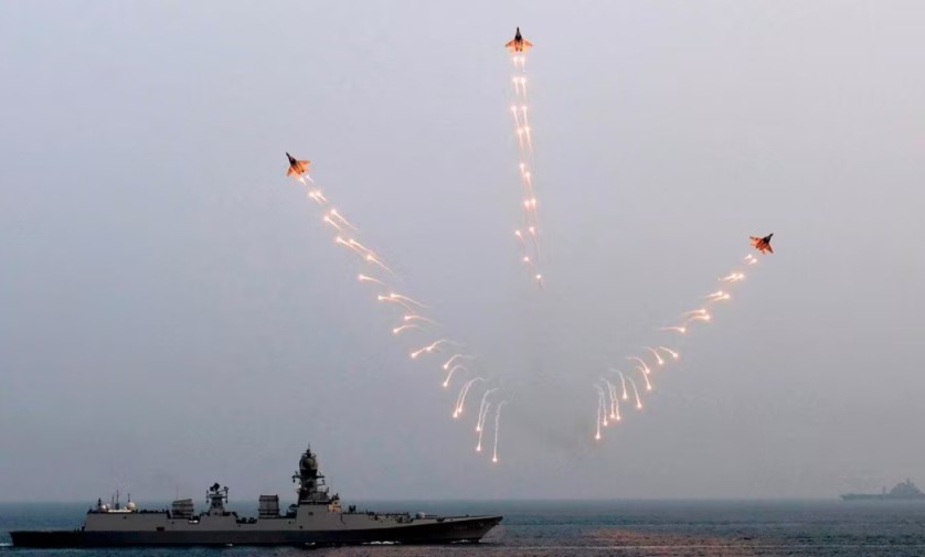 ঘুম উড়েছে পাকিস্তানের! আরব সাগর জুড়ে নোটাম জারি ভারতের