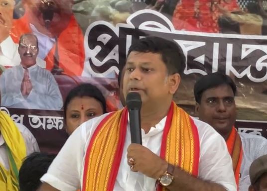 পিঠের চামড়া তুলে ডুগডুগি বাজানো হবে , কাকদ্বীপে মূর্তি ভাঙার প্রতিবাদে হুঁশিয়ারি সুকান্তের