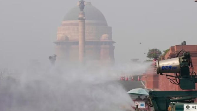 দূষণের দৌরাত্ম্য, কৃত্রিম বৃষ্টি দিল্লিতে