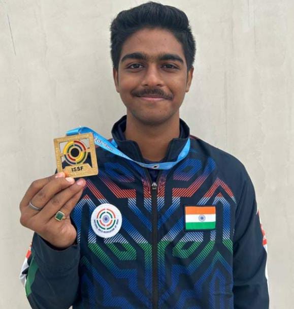 কাজাখস্তানে শুটিংয়ে জোড়া সোনা অভিনবের, শুভেচ্ছাবার্তা রাজ্যের মুখ্যমন্ত্রীর