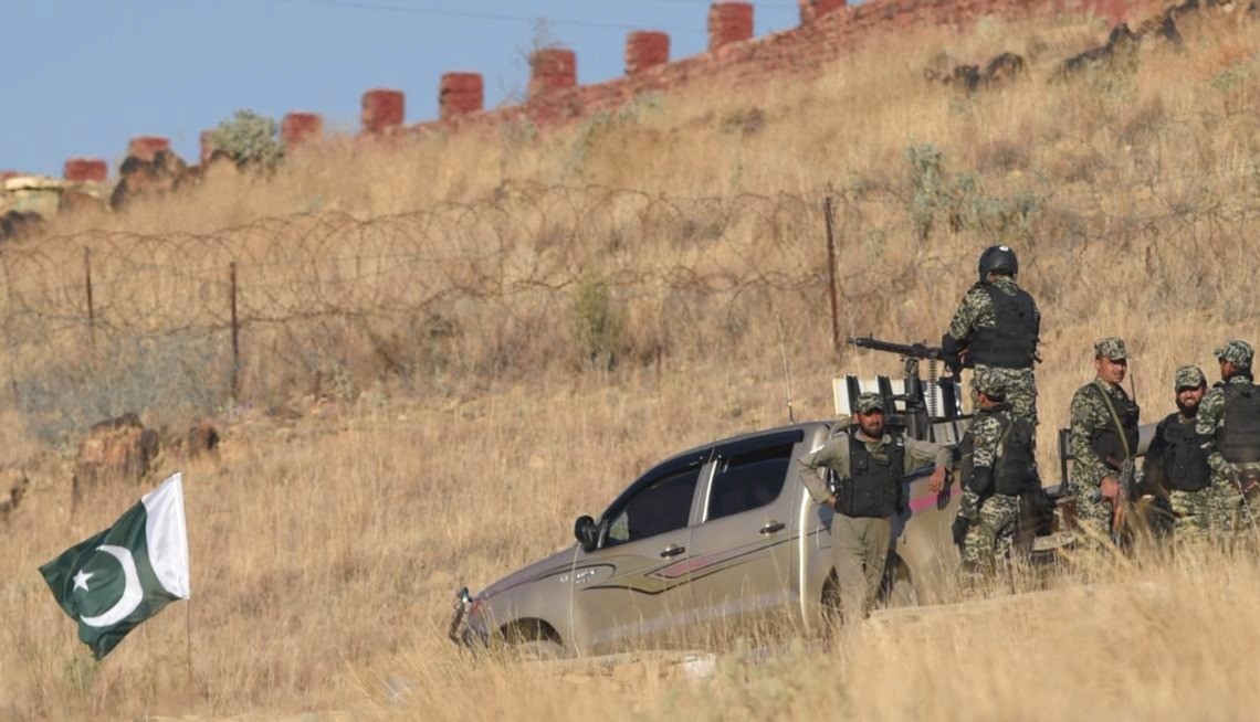 আফগান সীমান্তে ভয়াবহ বিস্ফোরণ পাক সেনার কনভয়ে, মৃত ক্যাপ্টেন সহ ৬