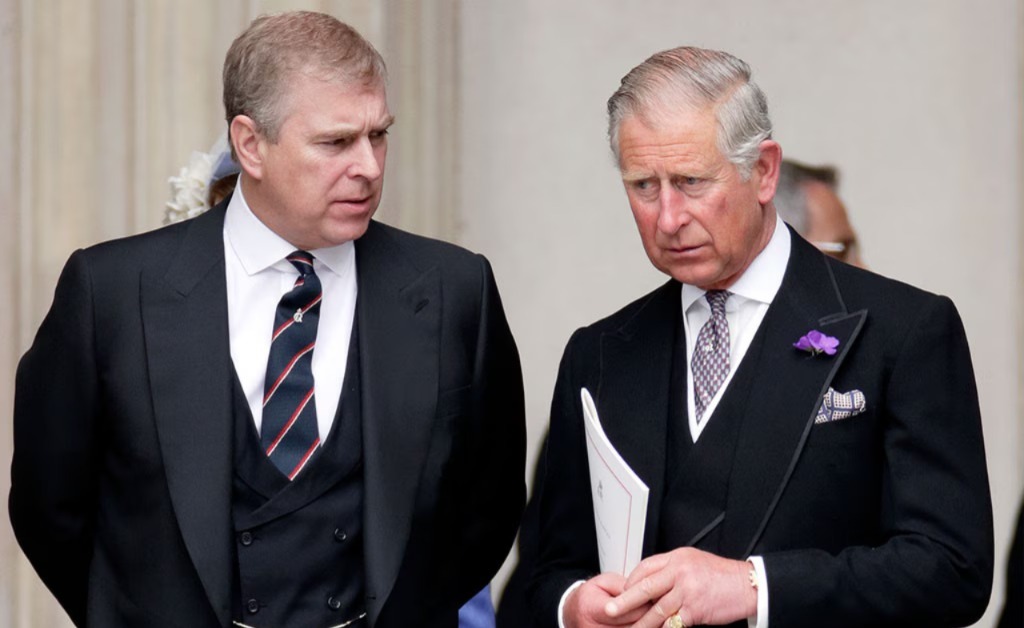 ব্রিটেনের রাজ পরিবারের ওপর যৌন কেলেঙ্কারির ছায়া! রাজকীয় খেতাব খোয়ালেন প্রিন্স অ্যান্ড্রু