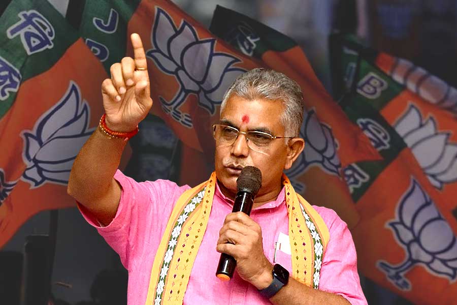 ভাষণ শুনতে মাঠে যাওয়ার দরকার নেই , প্রধানমন্ত্রীর অনুষ্ঠানে আমন্ত্রণ না পেয়ে অভিমানী দিলীপ