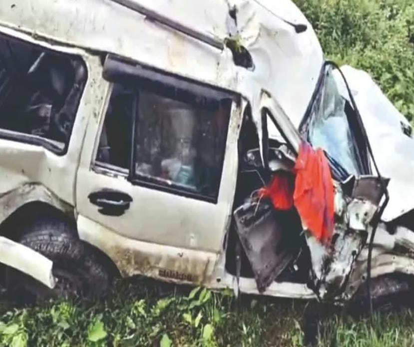 পাহাড়ে ফের মর্মান্তিক গাড়ি দুর্ঘটনা , মৃত ২ , আহত ৬