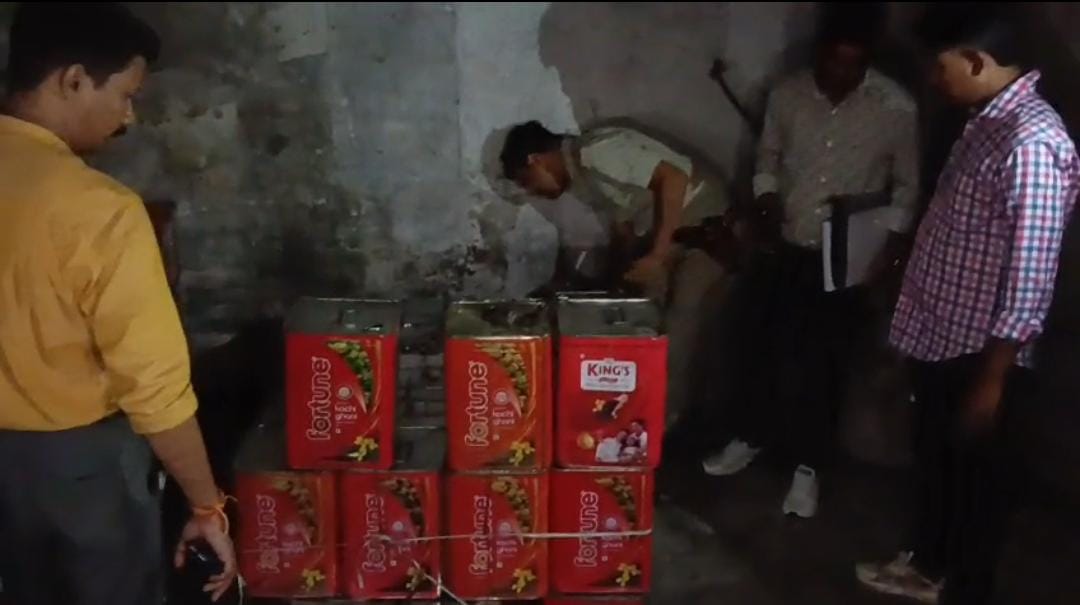 নামী ব্র্যান্ডের আড়ালে চলছে নকল তেলের কারবার , খাদ্য দফতরের হানায় বিরাট পর্দাফাঁস