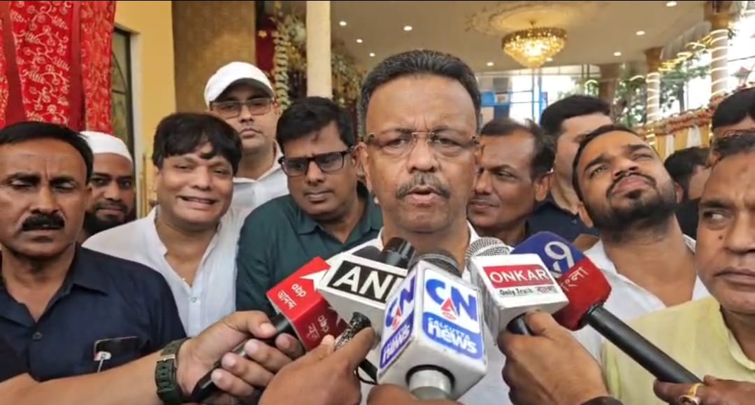 প্রতিটি ভোটারের পাশেই দল থাকবে , BLA বৈঠকে আশ্বাস ফিরহাদ হাকিমের