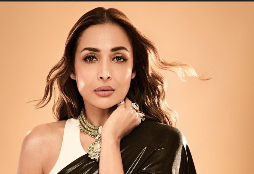 পছন্দের পুরুষের থেকে বিশেষ চুম্বন চান , প্রকাশ্যে দাবি মালাইকার