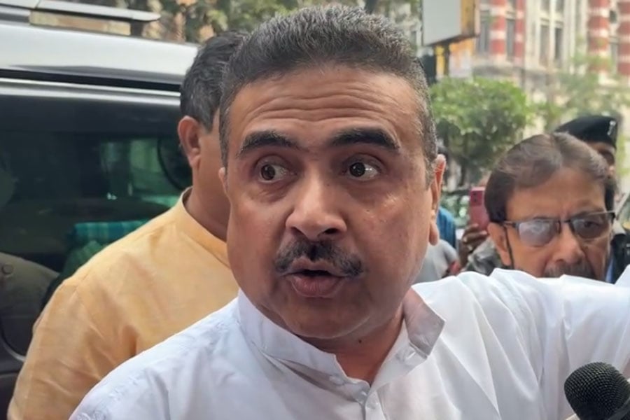 SIR শুরুর প্রথম দিনেই একগুচ্ছ অভিযোগ, সিইও অফিসে শুভেন্দু অধিকারী