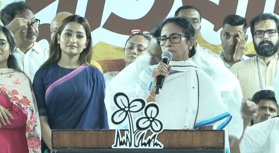 বাংলায় একজন বৈধ ভোটারের নাম বাদ গেলে বিজেপির সরকার ভেঙে দেবো, SIR নিয়ে কেন্দ্রের বিরুদ্ধে গর্জন মমতার