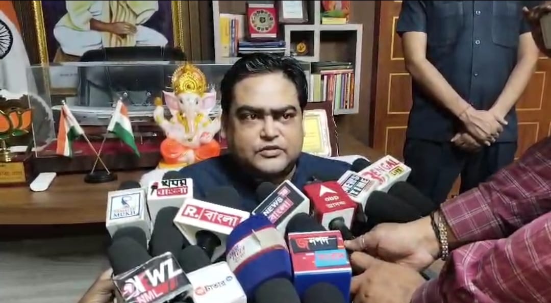 ওটা কিছু রোহিঙ্গা মুসলিমদের অনশন , SIR বিরোধিতায় মতুয়াদের অনশন নিয়ে কটাক্ষ শান্তনু ঠাকুরের