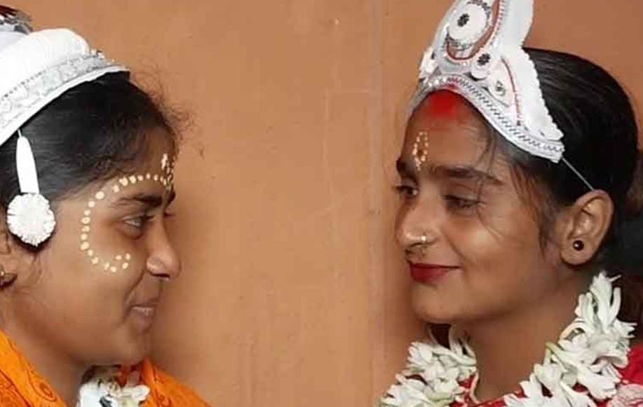 সমাজের বেড়াজাল এড়িয়ে ভালবাসার স্বীকৃতি , বিবাহবন্ধনে আবদ্ধ রাখি - রিয়া