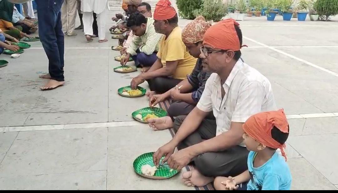 গুরুনানক জন্মজয়ন্তী উপলক্ষ্যে বিশেষ অনুষ্ঠান মালদহের গুরুদুয়ারায় , আয়োজিত সাংস্কৃতিক অনুষ্ঠান