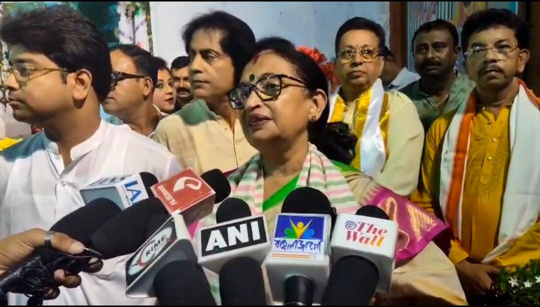 শান্তিপুরের ঐতিহ্যবাহী রাস মেলার উদ্বোধনে অর্থমন্ত্রী চন্দ্রিমা ভট্টাচার্য , উঠলো মমতায় জয়ধ্বনি