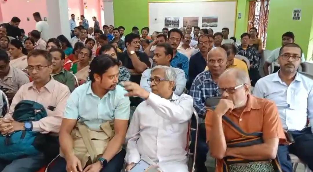 SBI ব্যাংকের বিরুদ্ধে অত্যাচারের অভিযোগ , বার্ষিকী সাধারণ সভায় সুর চড়াল কন্ট্রাক্টচুয়াল অ্যাসোসিয়েশন