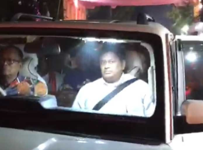 নবদ্বীপে রাজনৈতিক রণক্ষেত্র , সুকান্ত মজুমদারের কনভয়ের গাড়িতে হামলার অভিযোগ