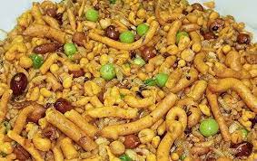 বাড়িতে থেকেই শুরু করুন চানাচুর তৈরির ব্যবসা