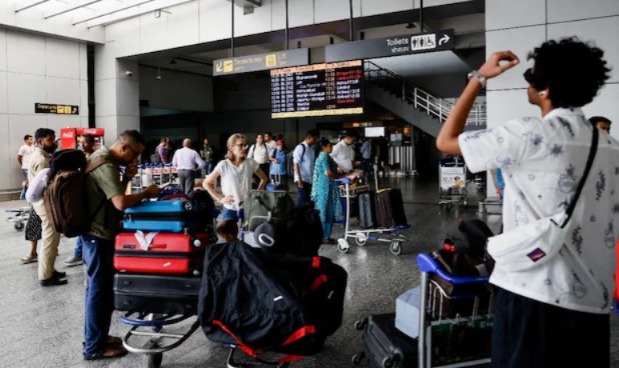 টানা ৩৬ ঘণ্টা পর সমস্যার সমাধান, দিল্লি বিমানবন্দর থেকে স্বাভাবিক পরিষেবা