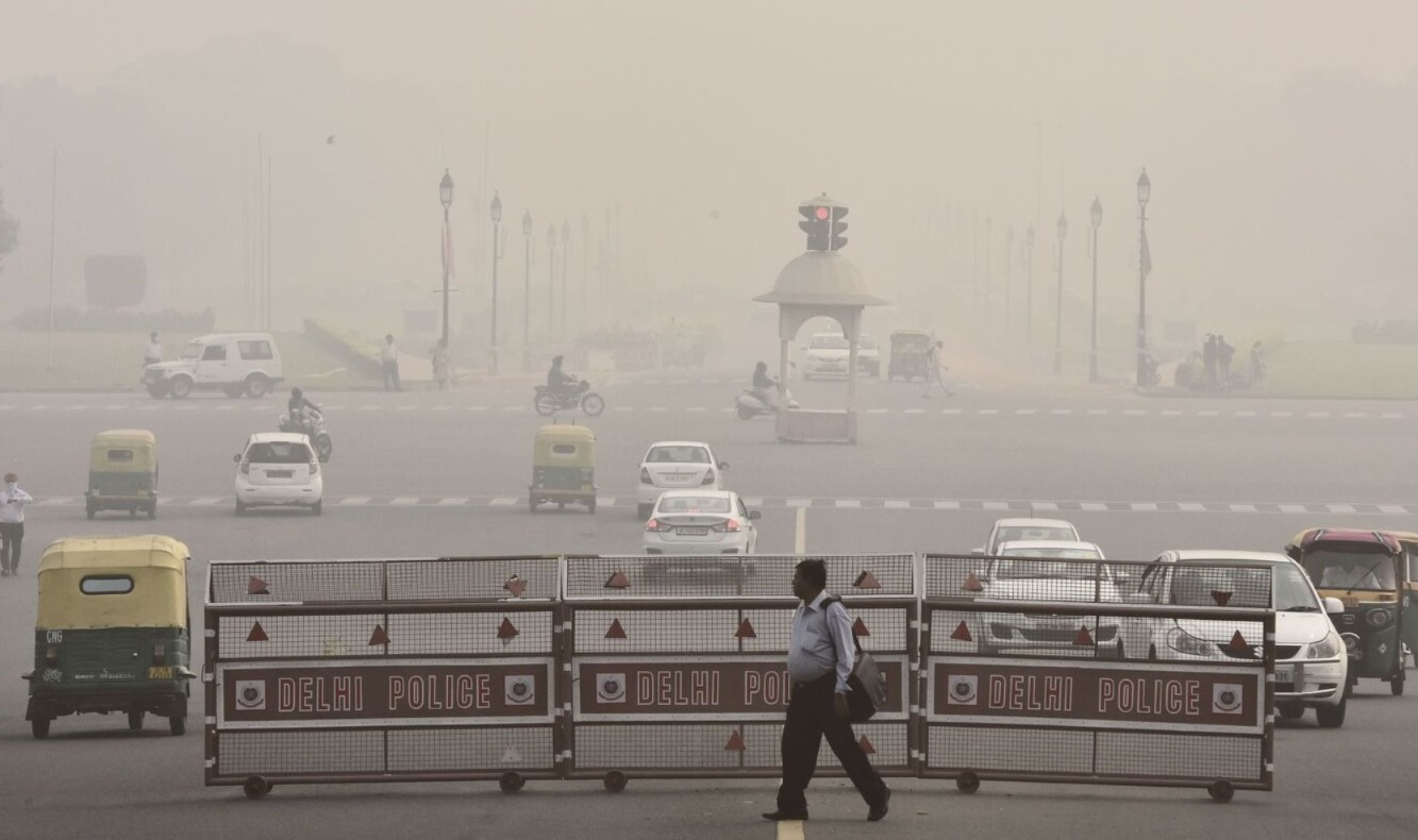 দিল্লিতে দূষণের দাপাদাপি! বাতাসের গুনগত মান ৩৫৫