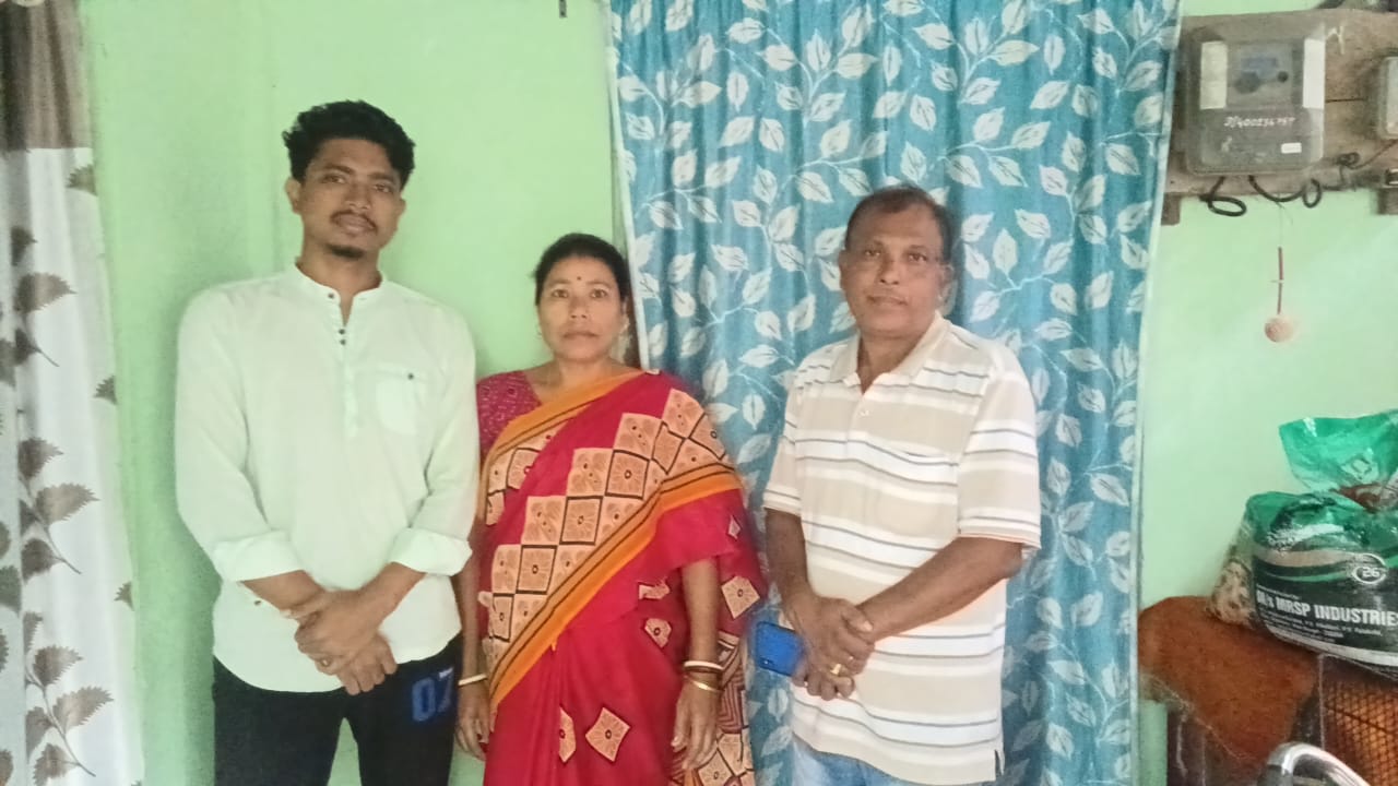 চার বছর অক্লান্ত পরিশ্রমের পর মিললো সাফল্য , চিকিৎসক হয়ে গ্রামের মানুষের সেবায় শীর্ষেলেন্দু