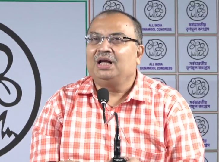 একবার অন্তত সৃষ্টিকর্তা মমতার নাম নিতেন , মোদিকে নির্লজ্জ বলে আক্রমণ কুণালের