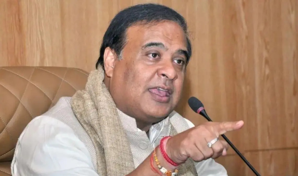 “মুসলিমদের কাছে আত্মসমর্পণ! সংখ্যা কমছে হিন্দুদের”, বিস্ফোরক মন্তব্য অসমের মুখ্যমন্ত্রীর