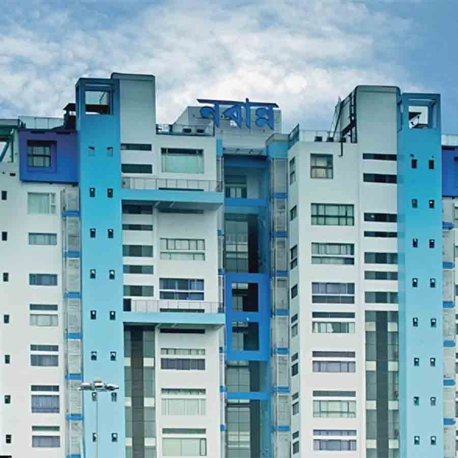 নির্বাচন কমিশনের নির্দেশে বরখাস্ত চার আধিকারিক, FIR নিয়ে সময় চাইলো রাজ্য