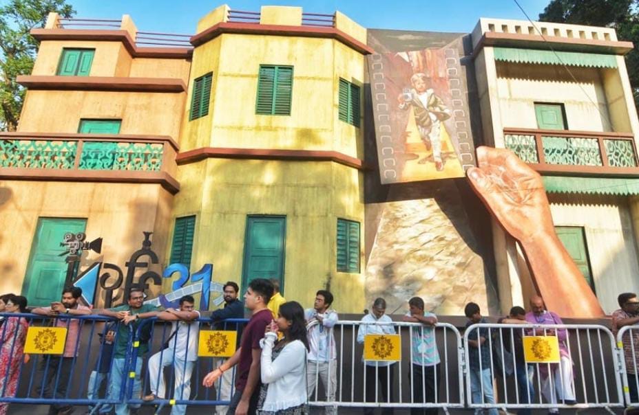 কলকাতা ফিল্ম ফেস্টিভ্যালে বাজেয়াপ্ত ৩৫৭ টি ভুয়ো কার্ড , তদন্ত শুরু পুলিশের