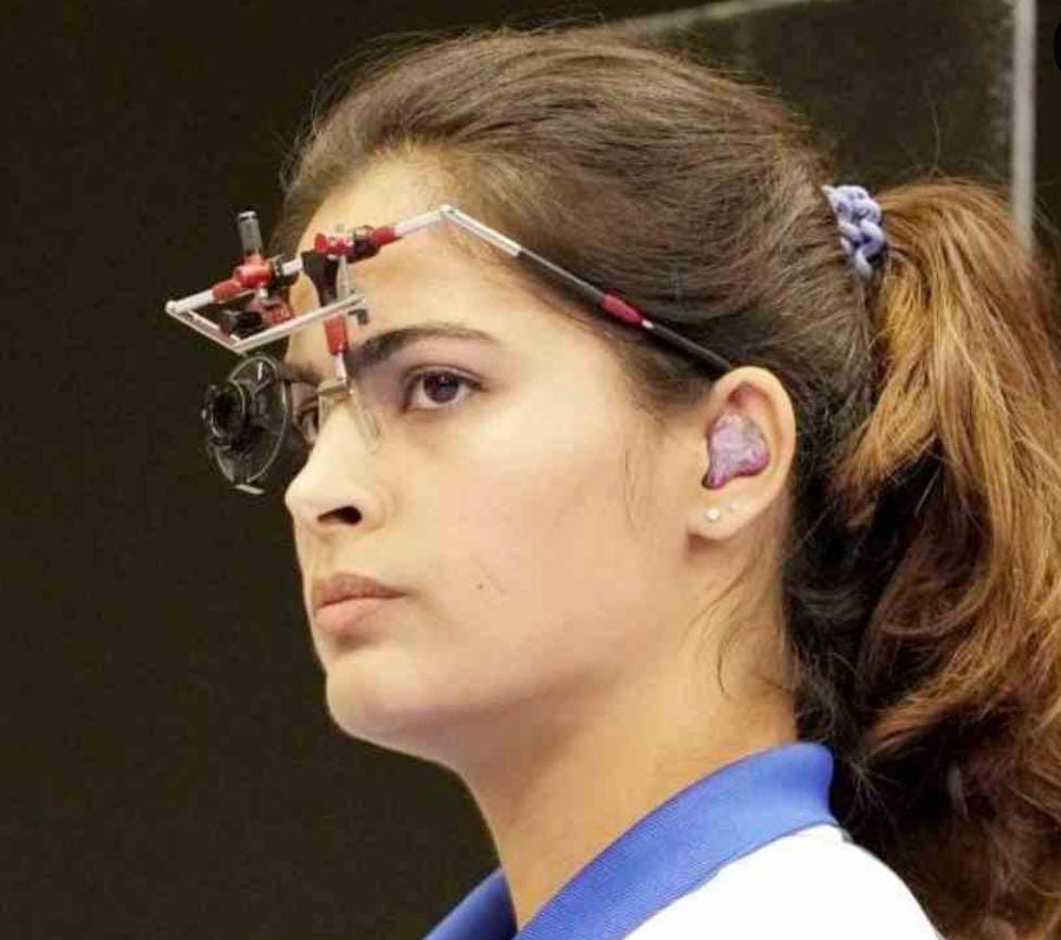 বিশ্ব চ্যাম্পিয়নশিপে ব্যক্তিগত সাফল্যে ব্যর্থ মনু , দলগত বিভাগে জুটল রুপো