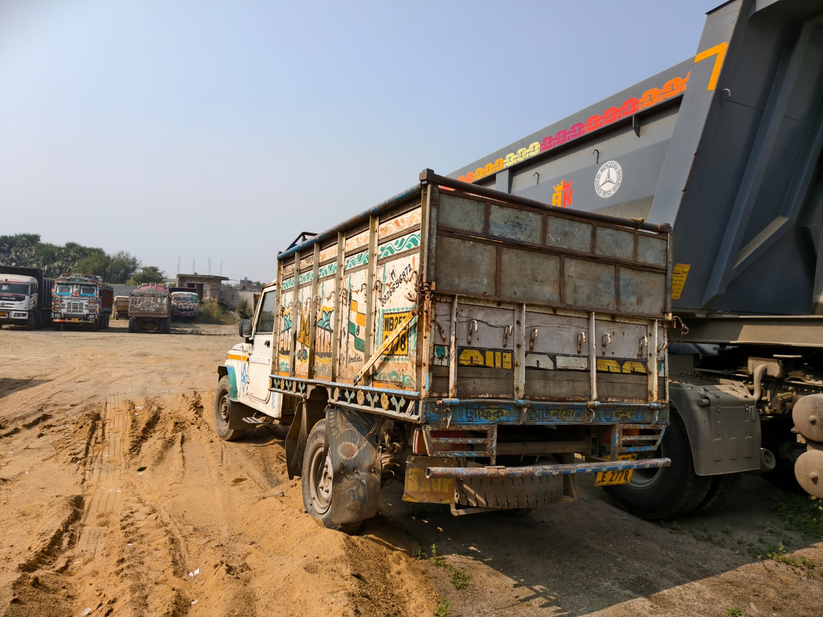 বিপুল পরিমাণ বোমা উদ্ধার নলহাটিতে , গ্রেফতার ১